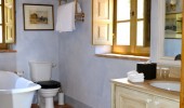 Luesky Bathroom (2)